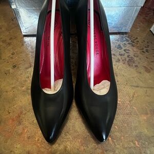 Pas de Rouge Black Leather Heels